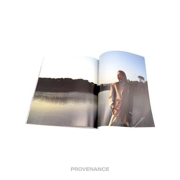 🔴 Louis Vuitton - The Book #9 - Picture 4 of 8